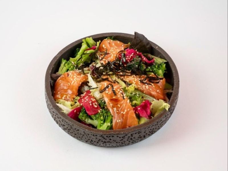 Teriyaki Somon Salatası — Konoha Fit